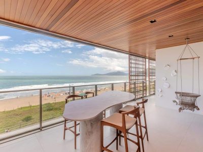 Apartamento Mobiliado Frente Mar com 4 Suítes na Praia Brava