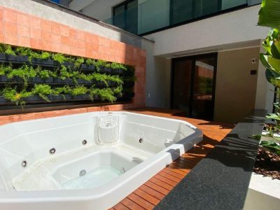 Apartamento 4 Suítes Frente Mar na Praia Brava
