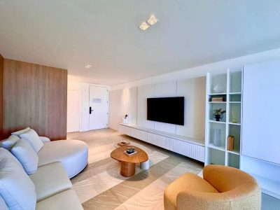 Apartamento Decorado com 4 Suítes no Le Blanc Praia Brava