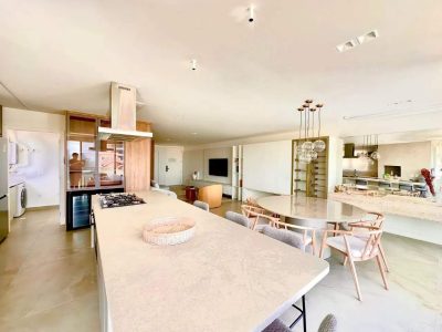 Apartamento Decorado com 4 Suítes no Le Blanc Praia Brava