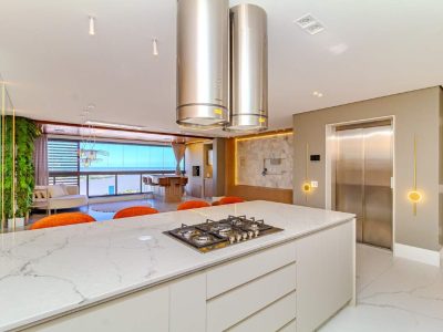 Apartamento Mobiliado com 3 Suítes, 3 Vagas no Marechiaro no Centro de Itajaí