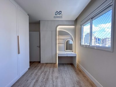 Apartamento Semi Mobiliado no Centro de Itajaí