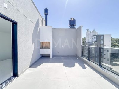 Cobertura com 4 Quartos e Piscina Privativa na Praia Brava