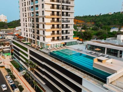 Apartamento com 3 Suítes na Torres da Brava Brisa
