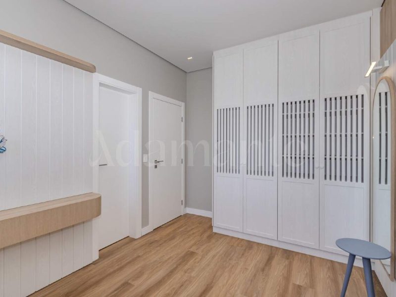 Apartamento com 3 Suítes e Piscina Privativa na Praia Brava