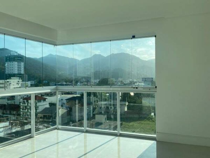 Apartamento com 3 Suítes no Centro de Itapema/Sc