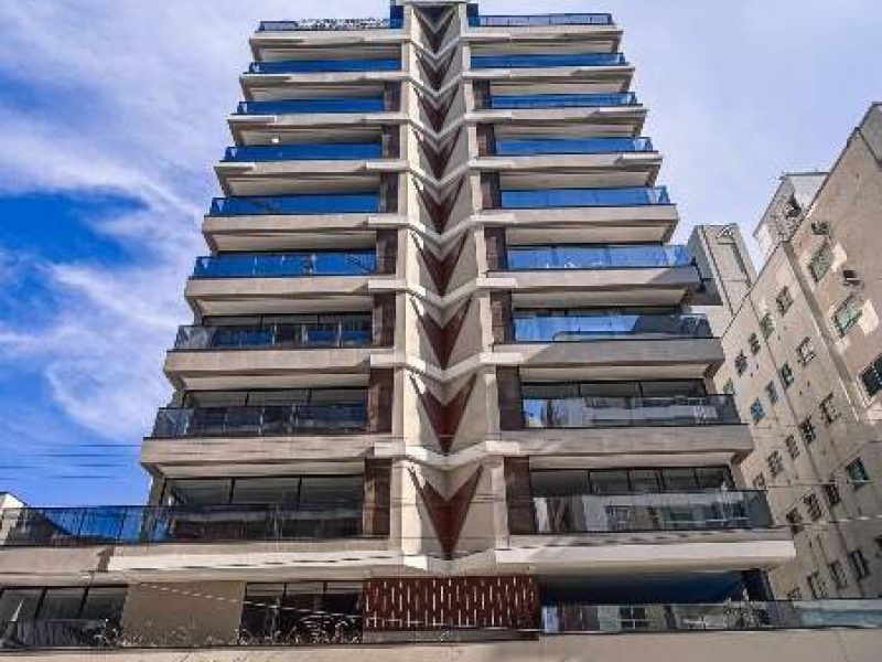 Apartamento com 3 Dormitórios no Canto Sul da Praia Brava