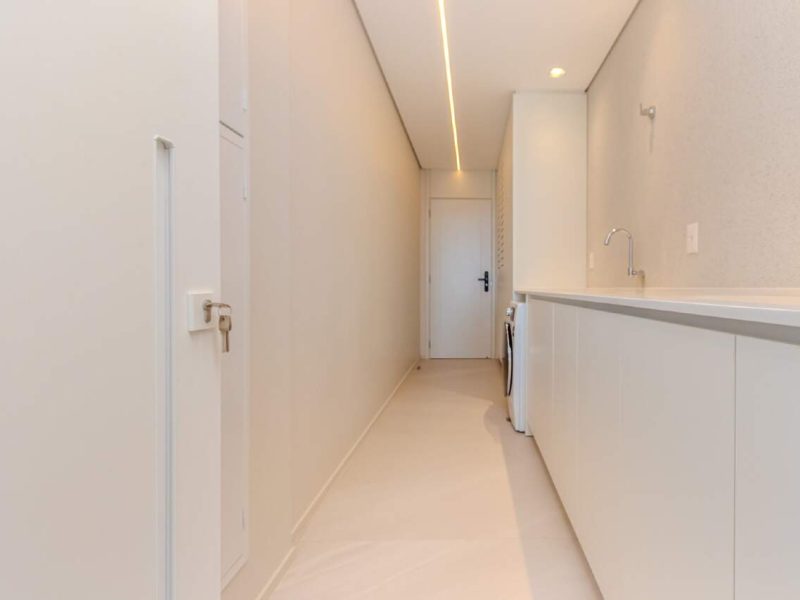 Apartamento Mobiliado Frente Mar com 4 Suítes na Praia Brava