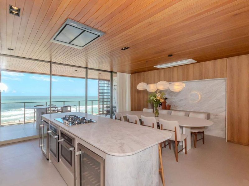 Apartamento Mobiliado Frente Mar com 4 Suítes na Praia Brava