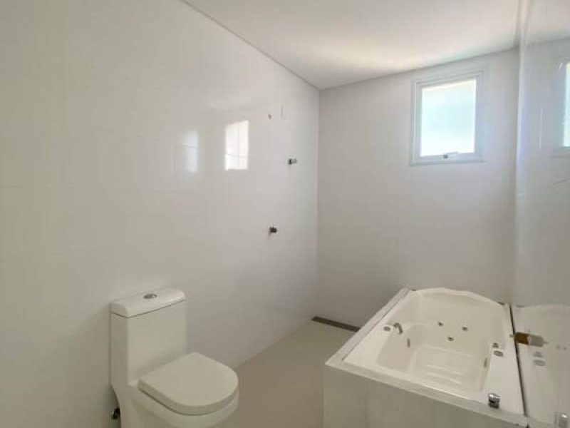 Apartamento com 3 Suítes no Centro de Itapema/Sc